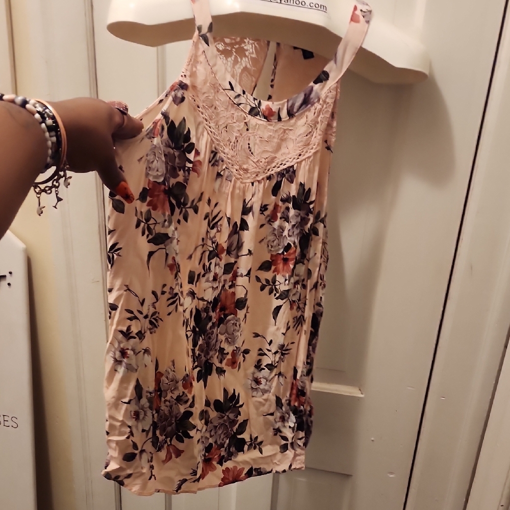 5/$25 2x [Torrid] Pink Floral Lace Camisole Blouse B1
